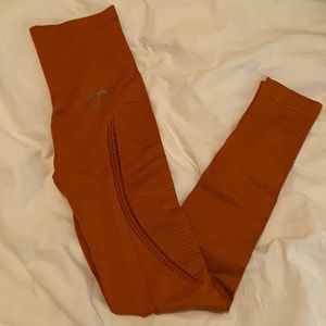 Orange seamless leggings with booty scrunch